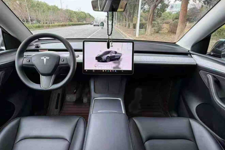 特斯拉 Model Y 2024款 后轮驱动版中控内饰7003