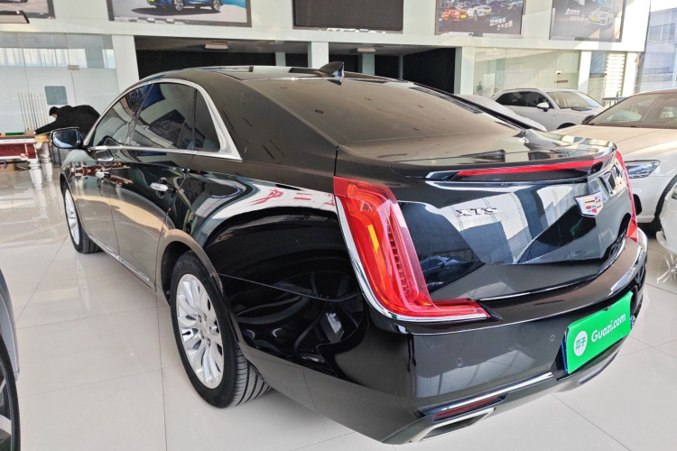 凯迪拉克XTS 2018款 28T 精英型车身外观4