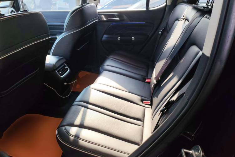 坦克300 2021款 越野版 2.0T 征服者中控内饰21