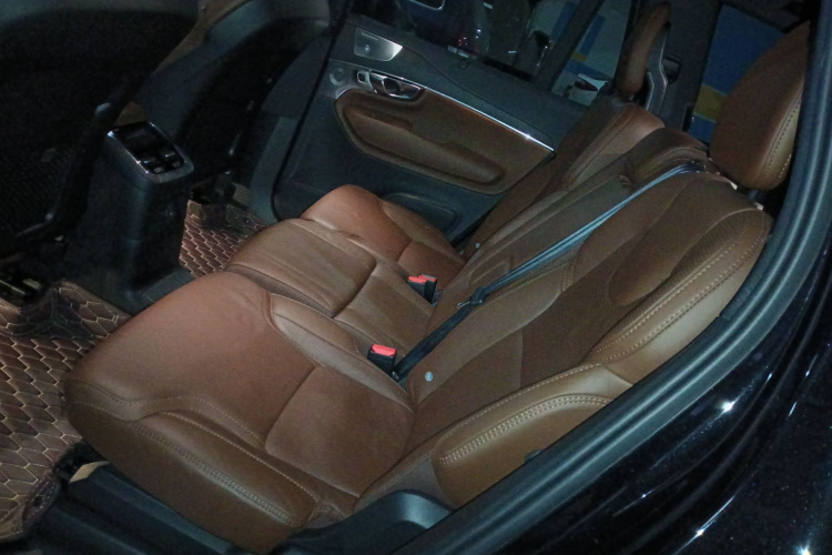 沃尔沃XC90新能源 2021款 E驱混动 T8 智尊豪华版 7座中控内饰21