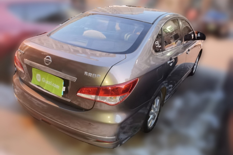 日产 轩逸 2018款 经典 1.6XE+ 手动领先版车身外观7