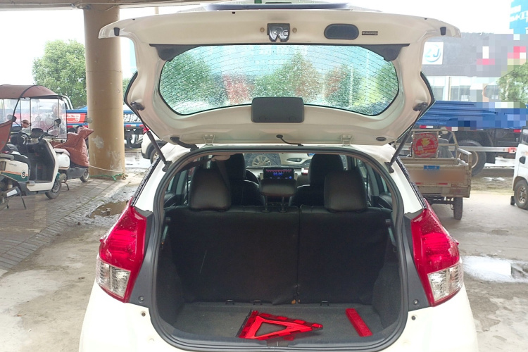 丰田 YARiS L 致炫 2015款 1.5E 自动魅动版局部细节23