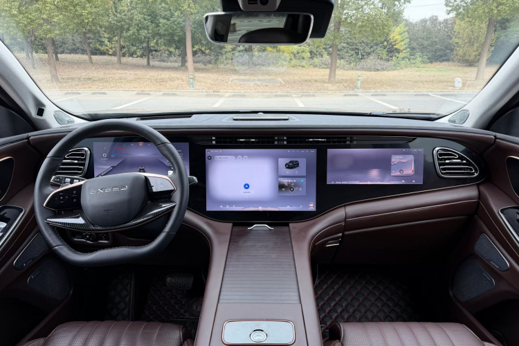 星途揽月 2023款 400T 四驱星尊版 6座中控内饰7003