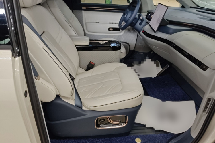 极氪MIX 2025款 长续航智驾版局部细节41