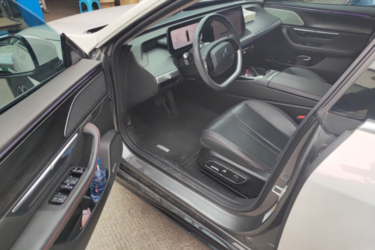 小鹏P7 2022款 586G中控内饰20