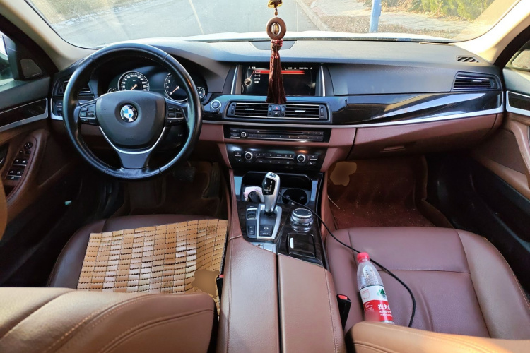 宝马5系 2017款 528Li xDrive领先型中控内饰12