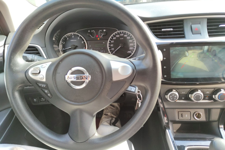 日产 轩逸 2021款 经典 1.6XL CVT豪华版中控内饰12