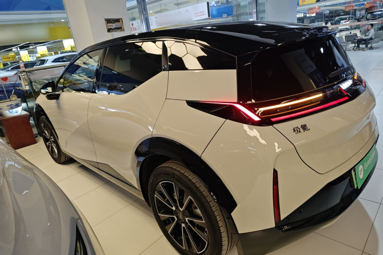极氪X 2025款 四座后驱魔方版车身外观6003