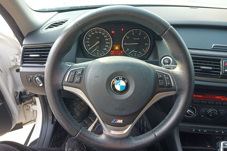 宝马X1 2015款 sDrive18i 时尚晋级版中控内饰13