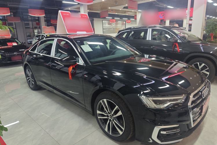 奥迪A6L 2025款 40 TFSI 豪华动感型车身外观6004