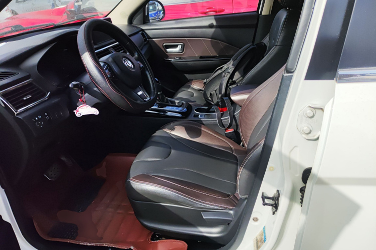 东风风光 风光370 2018款 S370 1.5L CVT豪华型 7座局部细节19