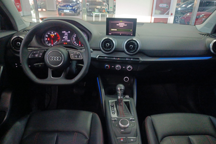 奥迪Q2L 2022款 35 TFSI 进取动感型中控内饰7002