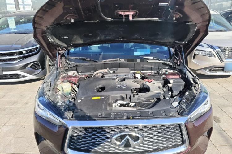 英菲尼迪QX50 2018款 2.0T 两驱时尚版机舱底盘24