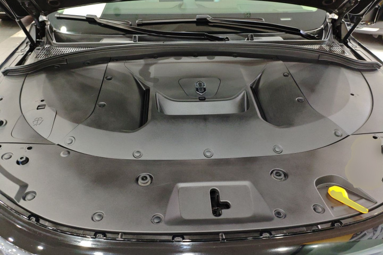 鸿蒙智行 问界M7 2024款 1.5T 四驱Plus版 5座机舱底盘24