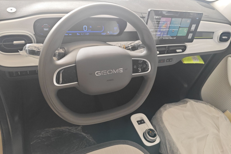 吉利银河 熊猫 2025款 210km 元气熊中控内饰13