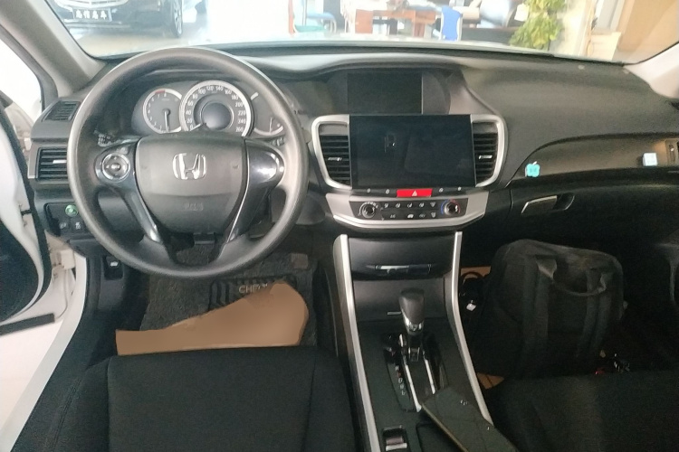 本田 雅阁 2015款 2.0L LX 舒适版中控内饰7002