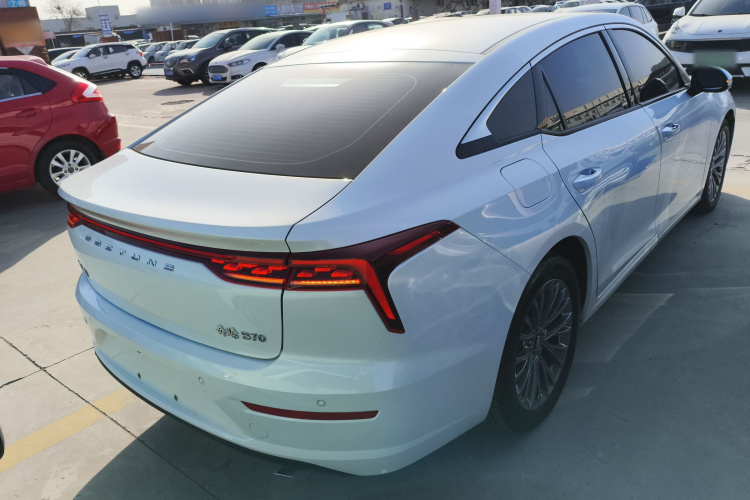 奔腾B70 2022款 第三代 1.5T 自动乐享型车身外观6005