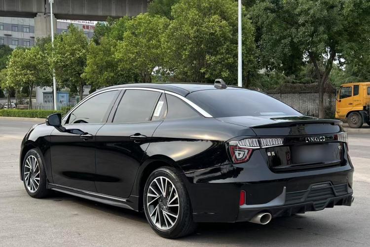 领克03 2022款 1.5TD DCT劲Plus车身外观4