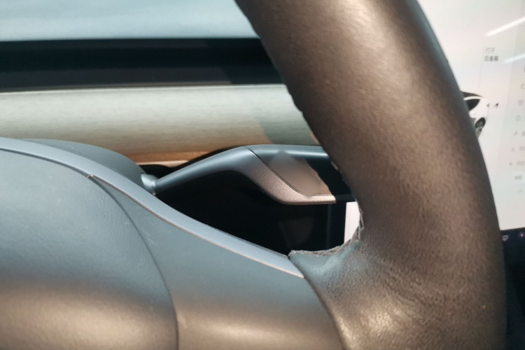 特斯拉 Model Y 2021款 标准续航后驱版局部细节18