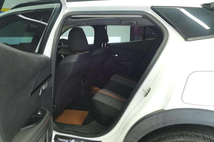 标致2008 2020款 230THP 风尚天窗版中控内饰21