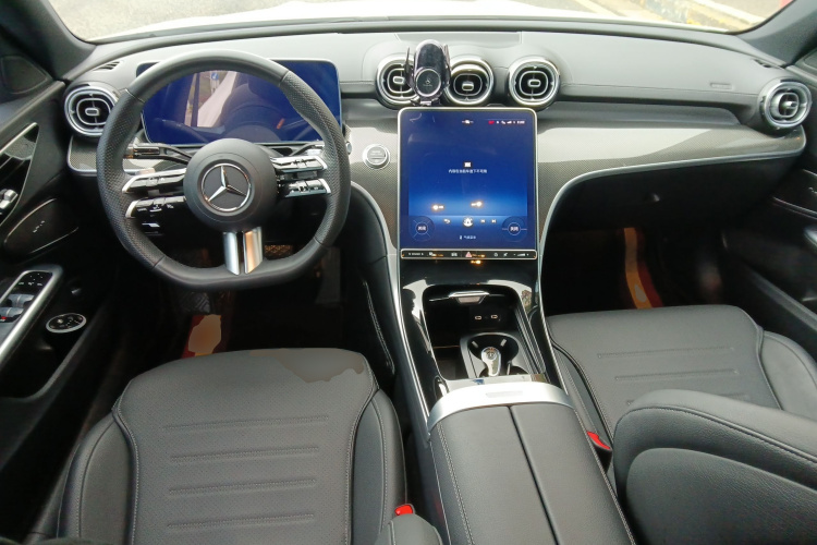 奔驰C级 2024款 C 260 L 运动版中控内饰12
