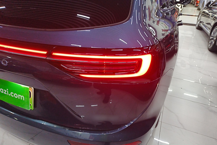 鸿蒙智行 问界M7 2024款 1.5T 智驾四驱Ultra版 6座车身外观9