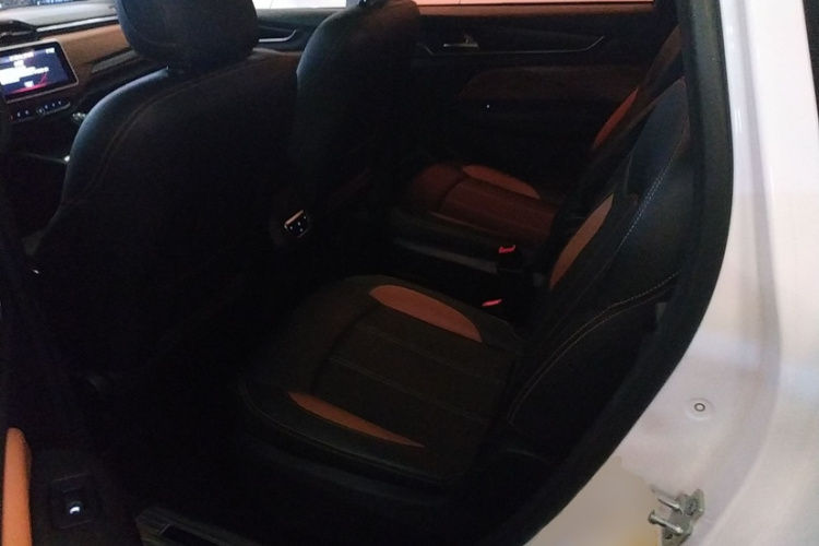 金杯 观境 2019款 1.6L 手动舒享型中控内饰7006