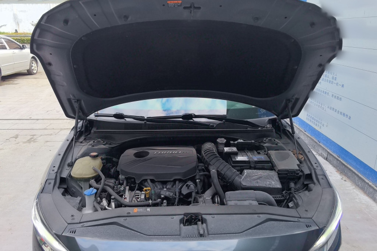 现代 菲斯塔 2019款 280TGDi 智速版 国VI机舱底盘24