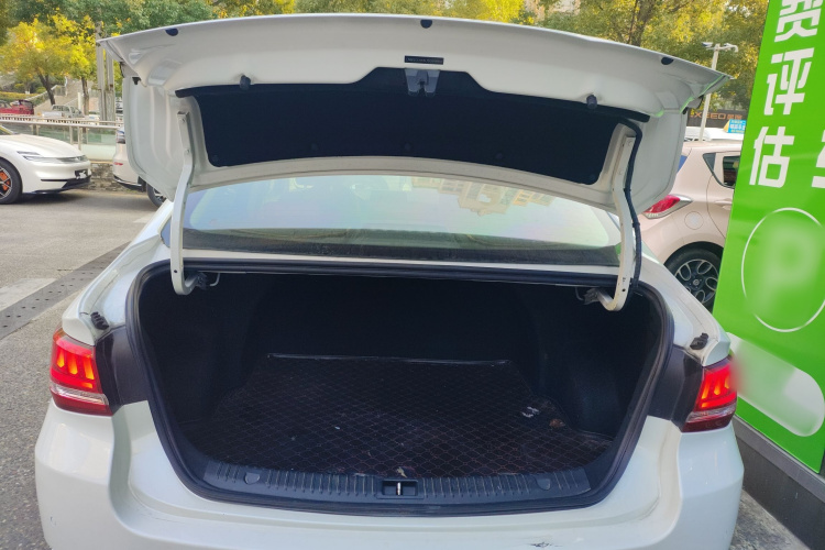 北京汽车 绅宝D50 2018款 1.5L CVT尊贵智驾版机舱底盘23