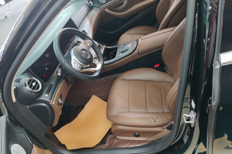 奔驰E级 2020款 改款 E 300 L 运动殊享版中控内饰19