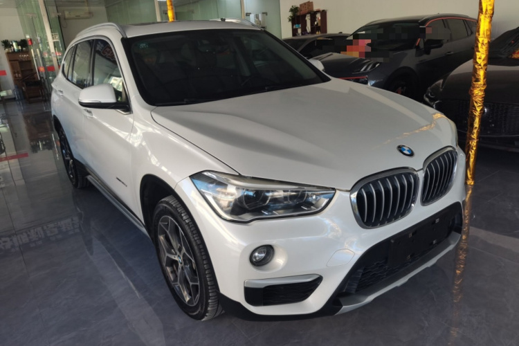 宝马X1 2018款 xDrive20Li 尊享型车身外观3