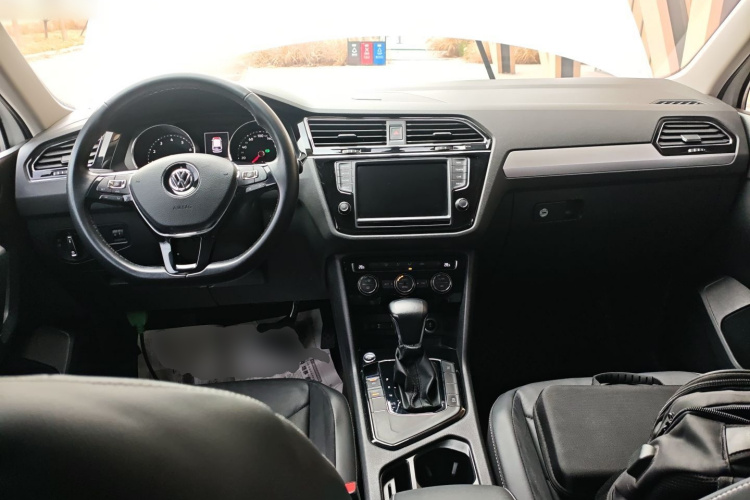 大众 途观L 2018款 330TSI 自动两驱舒适版中控内饰12