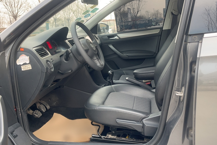 大众 桑塔纳 2015款 1.6L 手动舒适版局部细节19