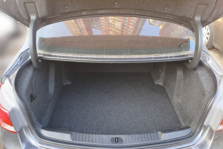 别克 威朗 2018款 三厢 15S 自动领先型中控内饰23