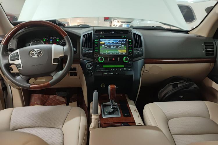 丰田 兰德酷路泽（平行进口） 兰德酷路泽4.0 中控内饰12