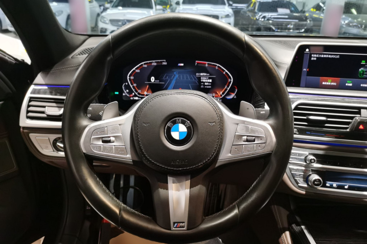 宝马7系 2019款 改款 730Li M运动套装中控内饰13