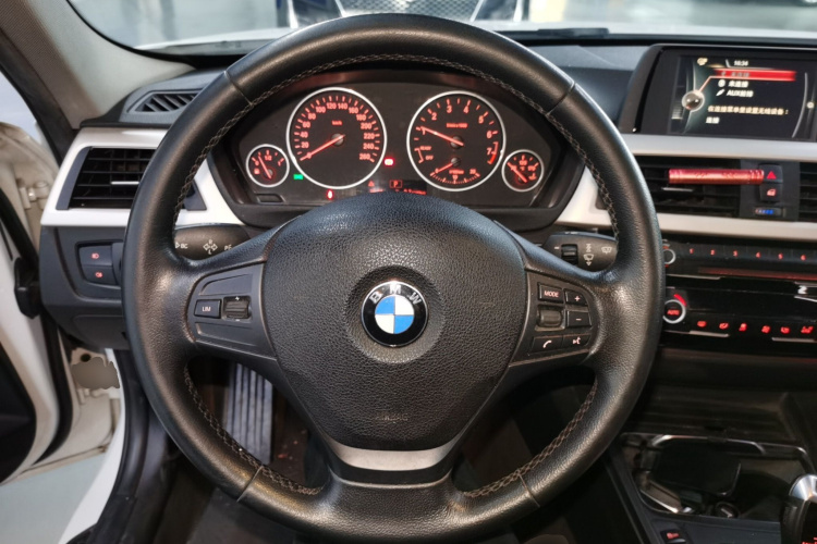 宝马3系 2016款 320Li 进取型中控内饰13