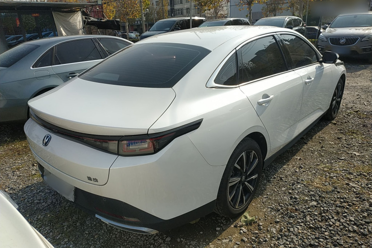 长安 逸动 2025款 蓝鲸 1.5T 500Bar尊贵型车身外观7