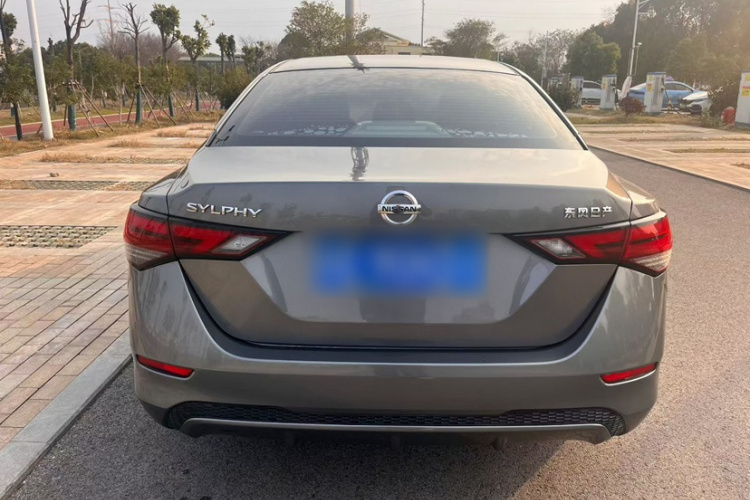 日产 轩逸 2021款 1.6L XL CVT悦享版车身外观6004