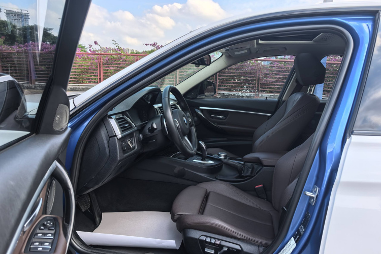 宝马3系 2019款 320Li M运动曜夜版中控内饰7003