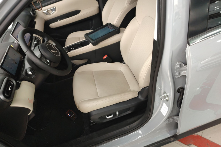 五菱汽车 五菱缤果PLUS 2024款 330km 五座版中控内饰19