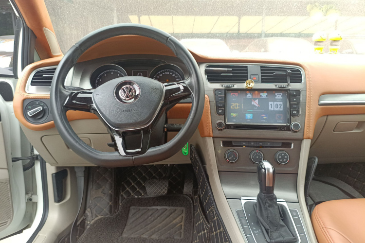 大众 高尔夫 2015款 1.4TSI 自动舒适型中控内饰7002