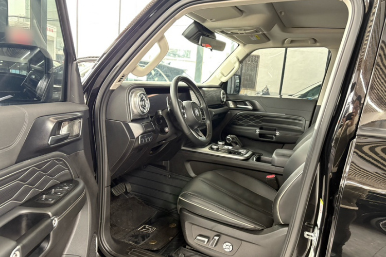 坦克300 2023款 越野版 2.0T 征服者中控内饰7005