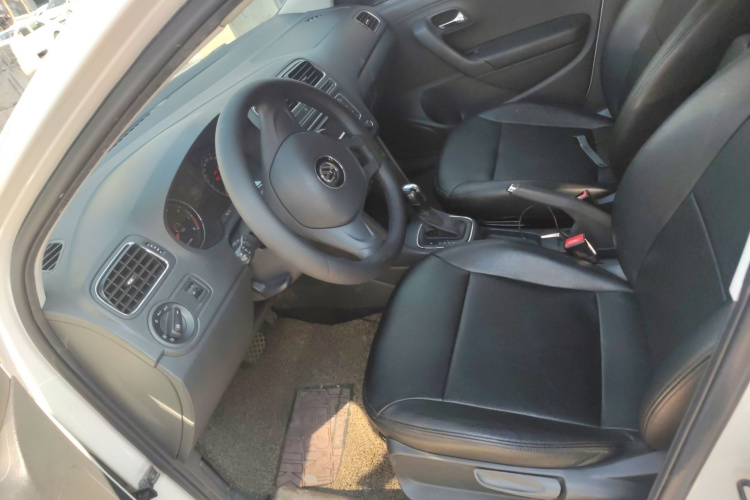 大众 Polo 2014款 1.6L 自动舒适版中控内饰19