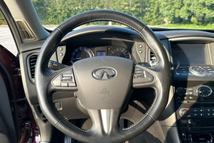 英菲尼迪QX50 2015款 2.5L 舒适版局部细节13