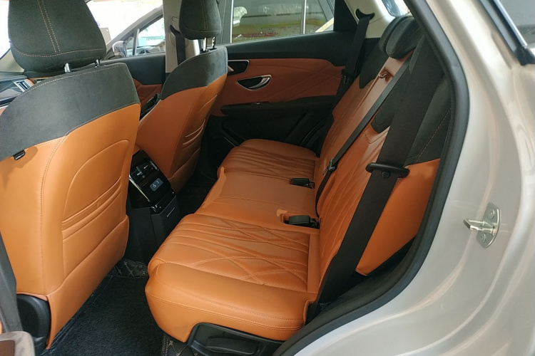 捷途山海L7 2024款 1.5T 120km  ULTRA 5座中控内饰7004