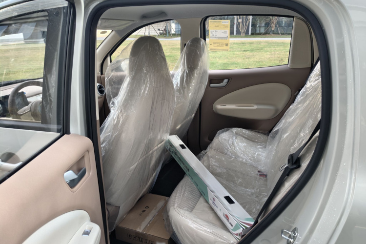 五菱汽车 宏光MINIEV 2025款 四门版 进阶款中控内饰7001