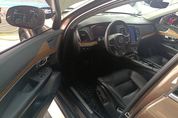 沃尔沃XC90 2018款 T6 智雅版 7座中控内饰20