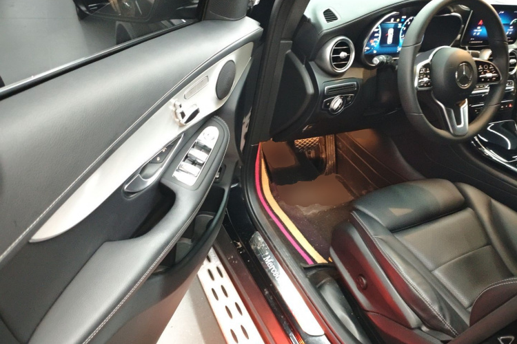 奔驰GLC 2022款 改款三 GLC 260 L 4MATIC 动感型中控内饰20