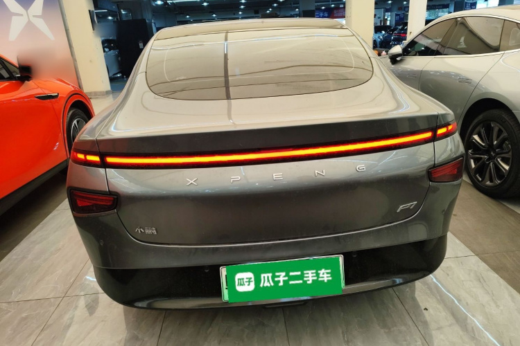 小鹏P7 2020款 670E车身外观6